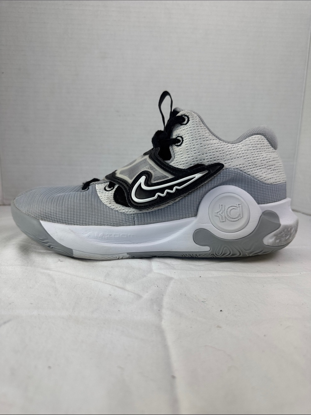 Nike men’s KD Trey 5 X basketball sneaker shoe size 9
